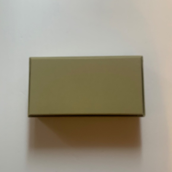 Burberry Classic Gift Box - Picture 2 of 4